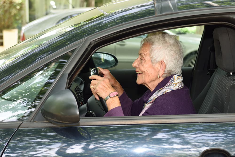 Elderly Woman Doesn’t Let Arthritis Or Red Lights Slow Her Down